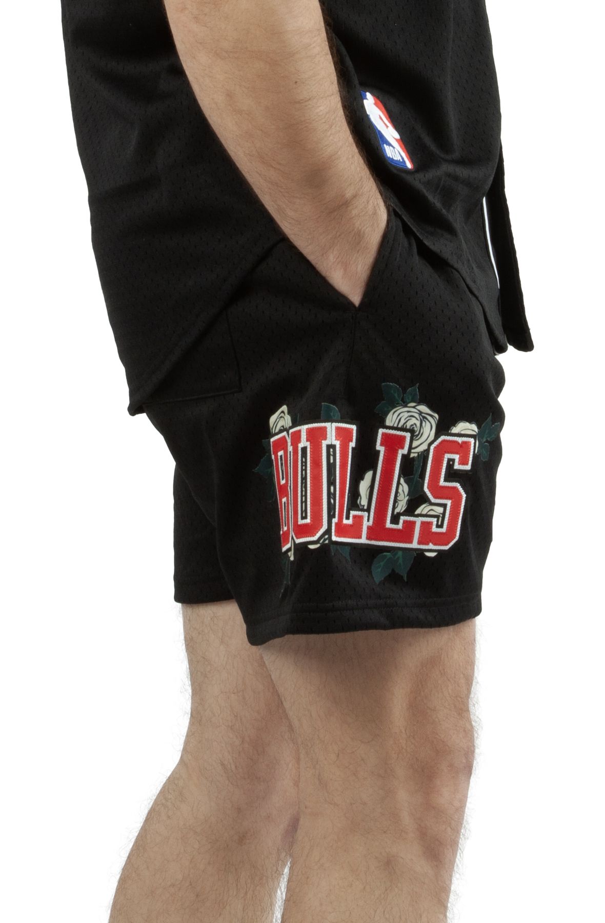 PRO STANDARD Chicago Bulls Logo Pro Team Mesh Shorts BCB353899-BLK