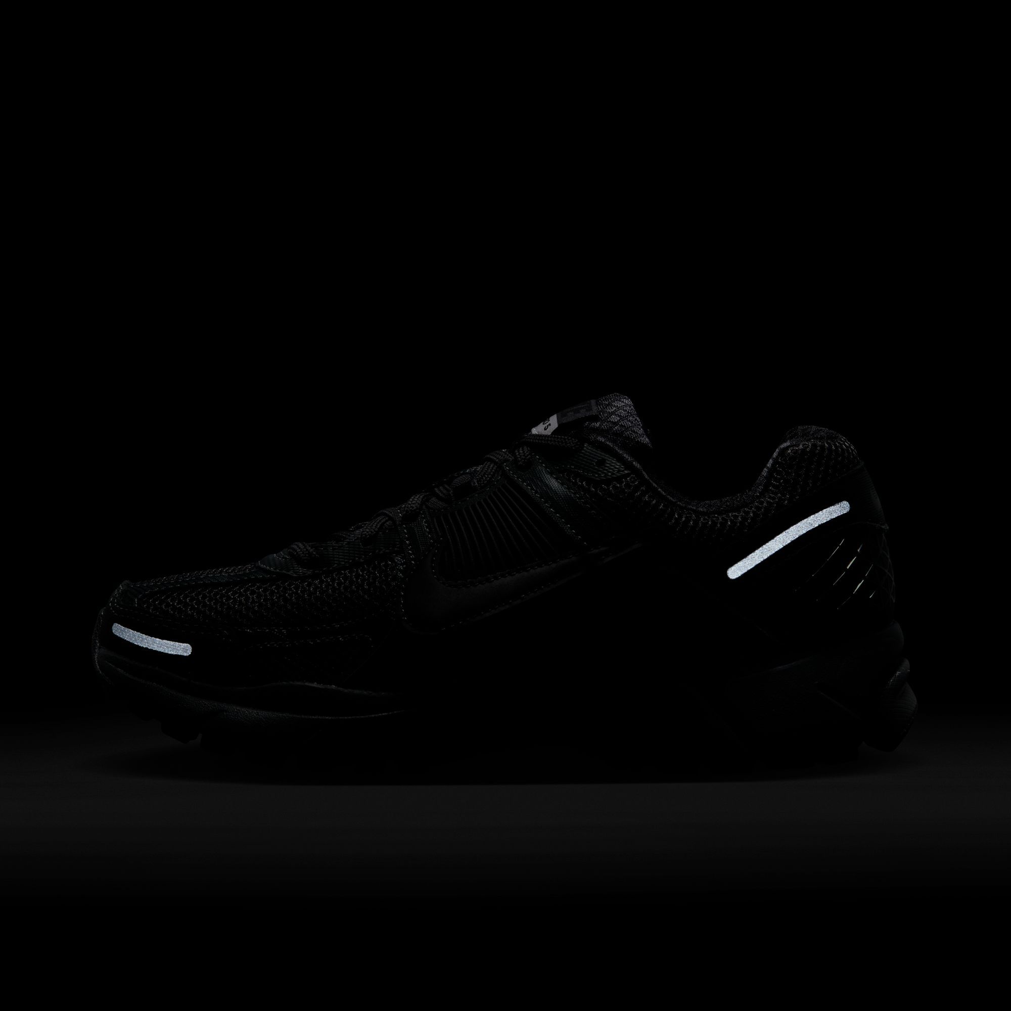 【NIKE】◆Zoom Vomero 5 Black◆FQ7079-002◆ Nike WMNS Zoom Vomero 5 Triple Black FQ7079-002 Women's Size