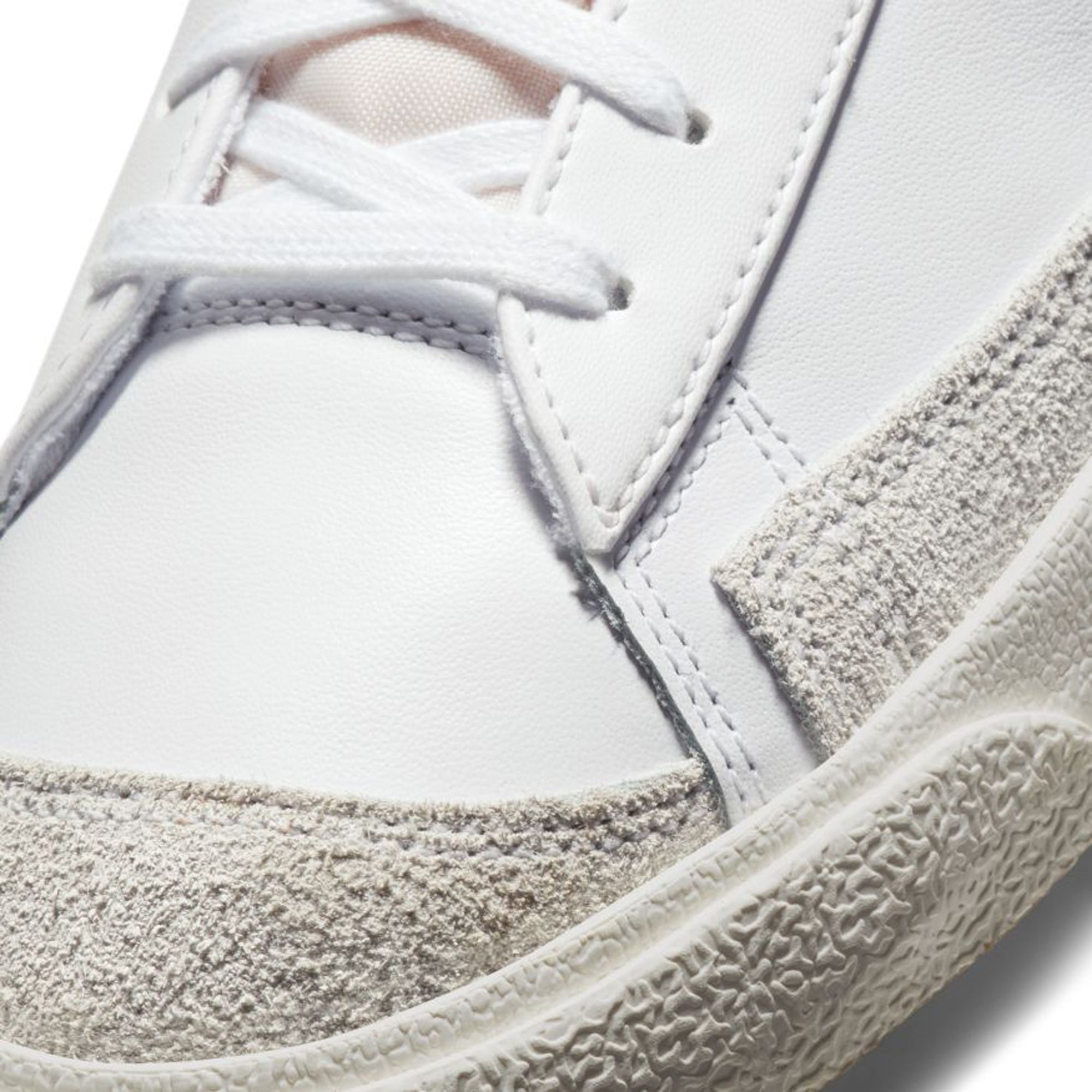 nike blazer mid 77 vintage white light bone