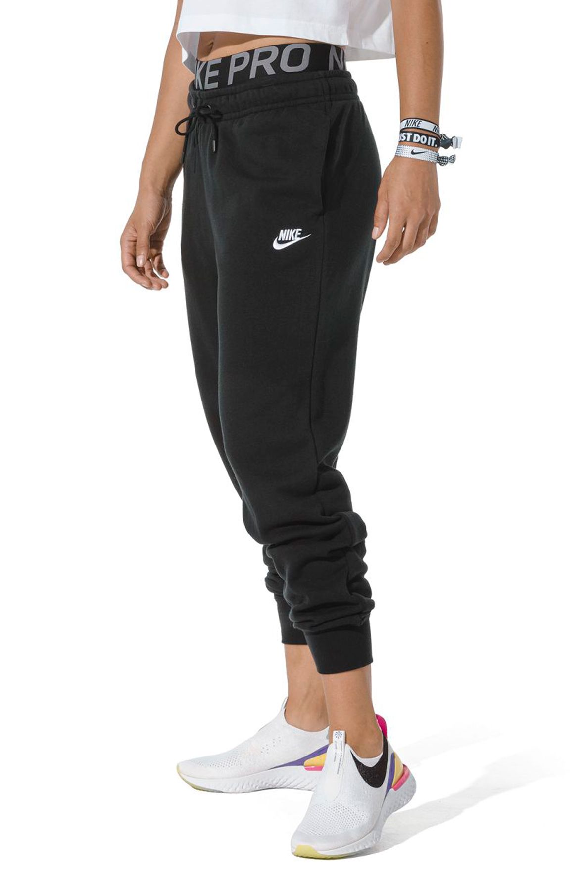  Nike Women's Black/White Essential Fleece Joggers