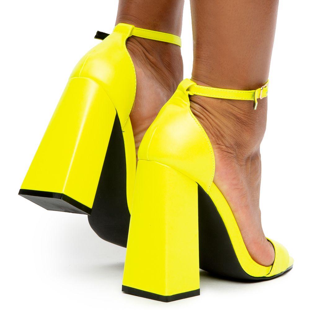 LILIANA Liverpool-1 Chunky Heels LIVERPOOL-1-YELL - Shiekh