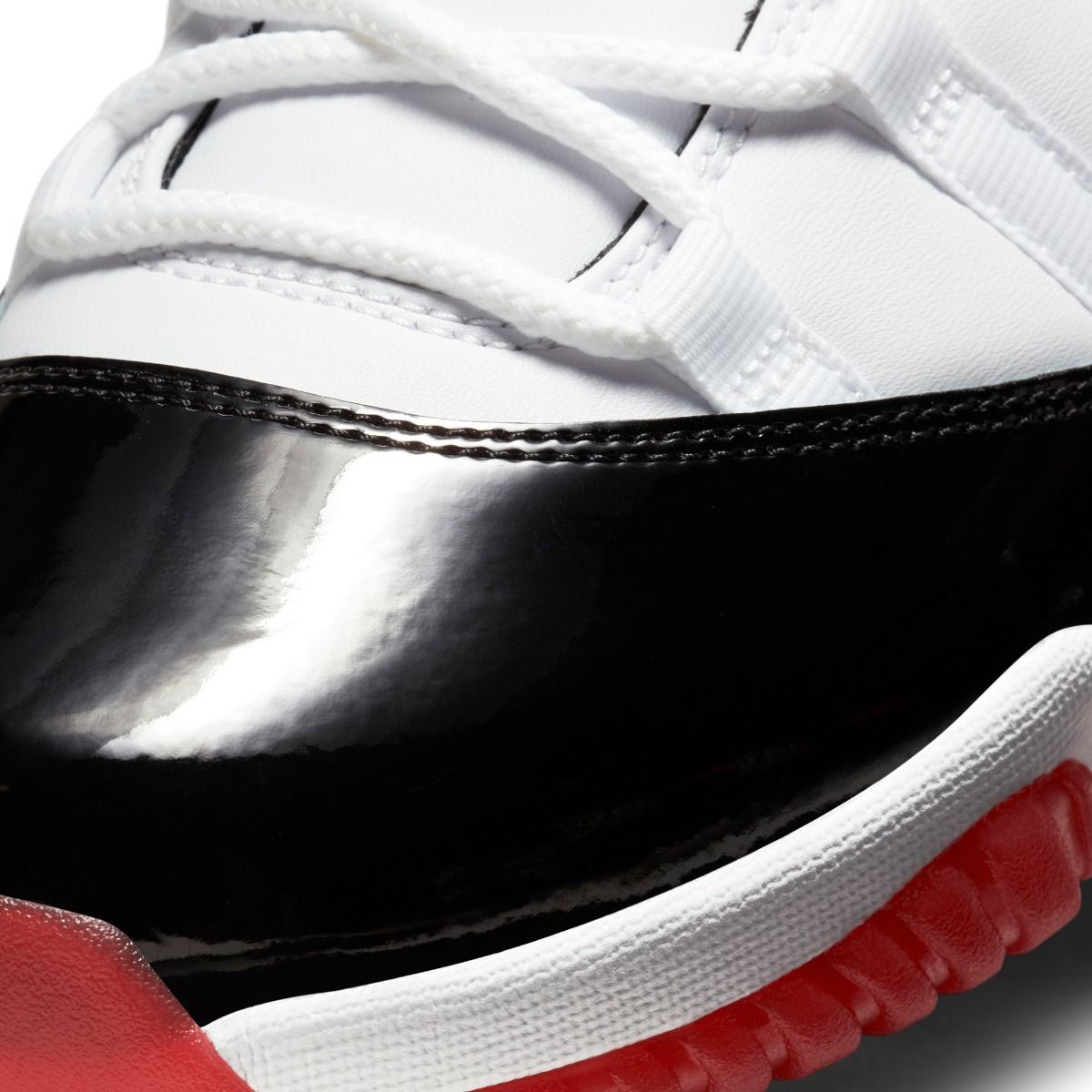 Air Jordan 11 Retro Low Concord Bred