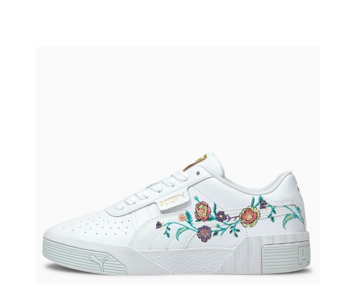 puma with flowers