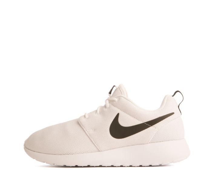 womens white roshe one