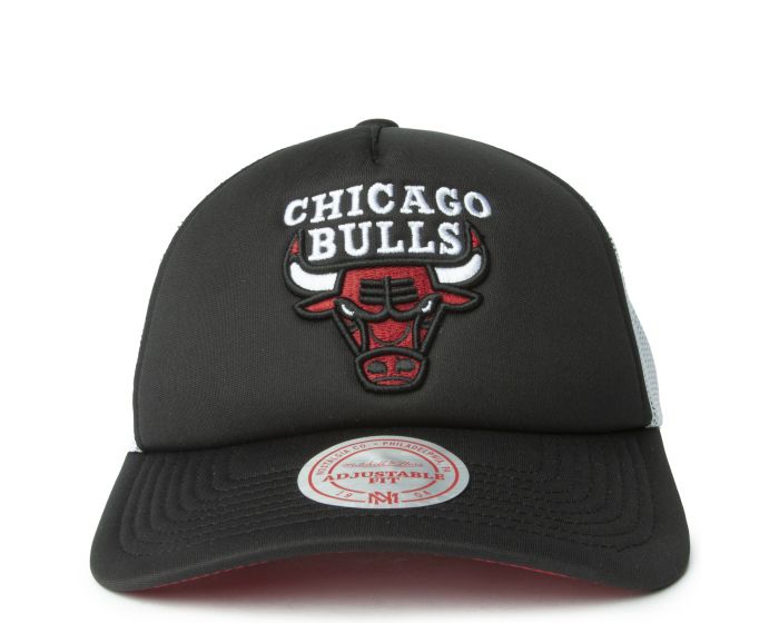 MITCHELL AND NESS NBA OFF THE BACKBOARD BULLS TRUCKER HAT 6HSSLD21164 ...