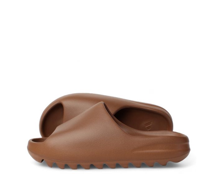 人気話題 イージースライドオークル adidas Yeezy Slide Ochre