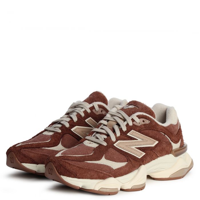 9060 Rich Oak with Timberwolf