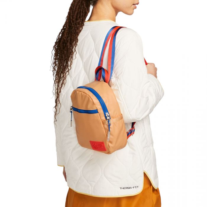 Nike Sportswear Futura 365 Mini Backpack (6L) Celestial Gold/Celestial Gold/Atomic Red