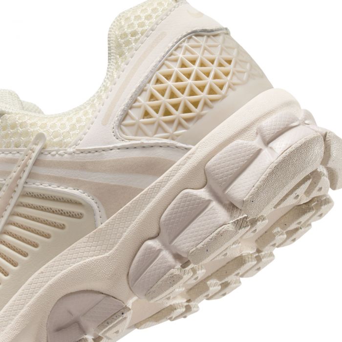 Grade-School Vomero 5 Soft Pearl/Lt Orewood Brn-Burgundy Crush