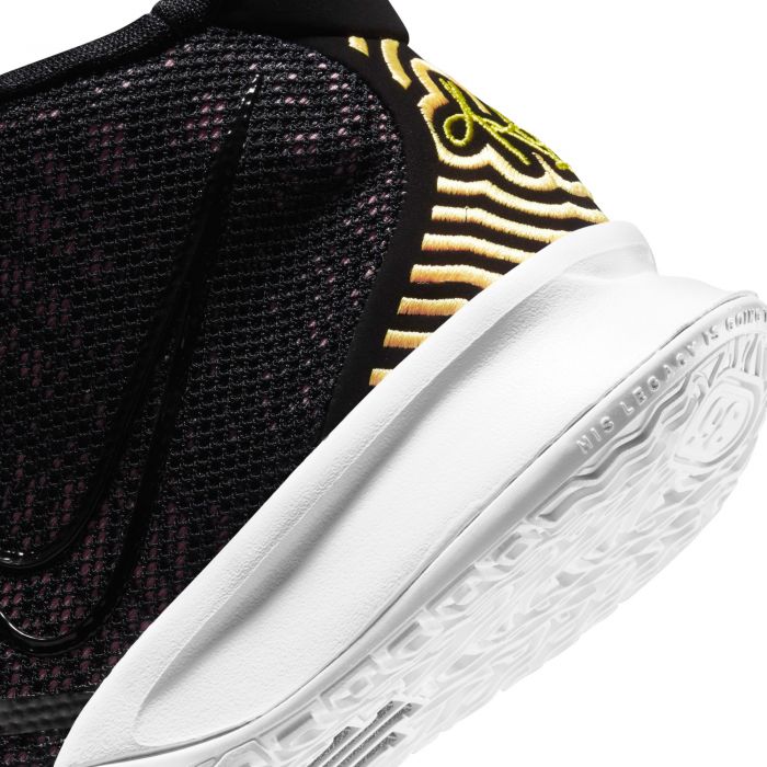 kyrie 7 arctic punch