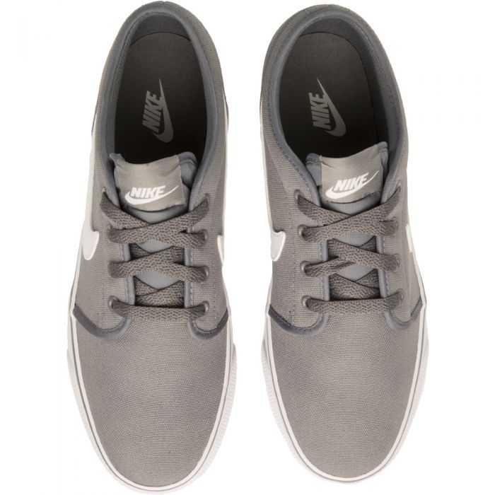 nike toki low black and white