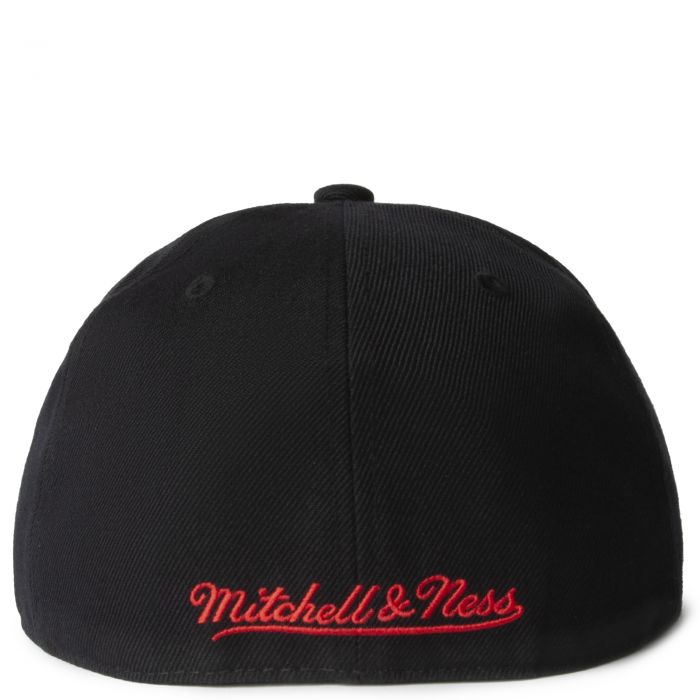 MITCHELL AND NESS Team Ground 2.0 Fitted Hat HWC Bulls HHSF3283 ...