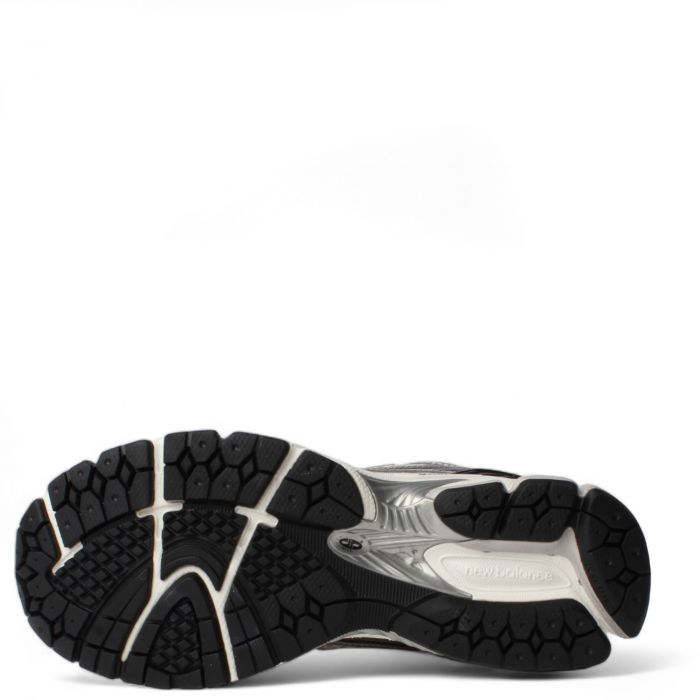 1906R Silver Metallic/Black/ Sea Salt