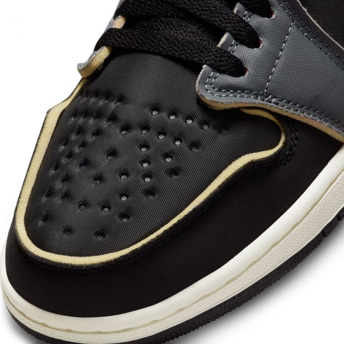 Air Jordan 1 Retro Low OG Black/Fire Red-Dk Smoke Grey