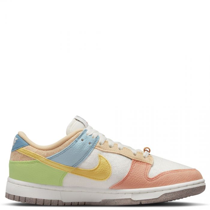 nike dunk low se sanded gold