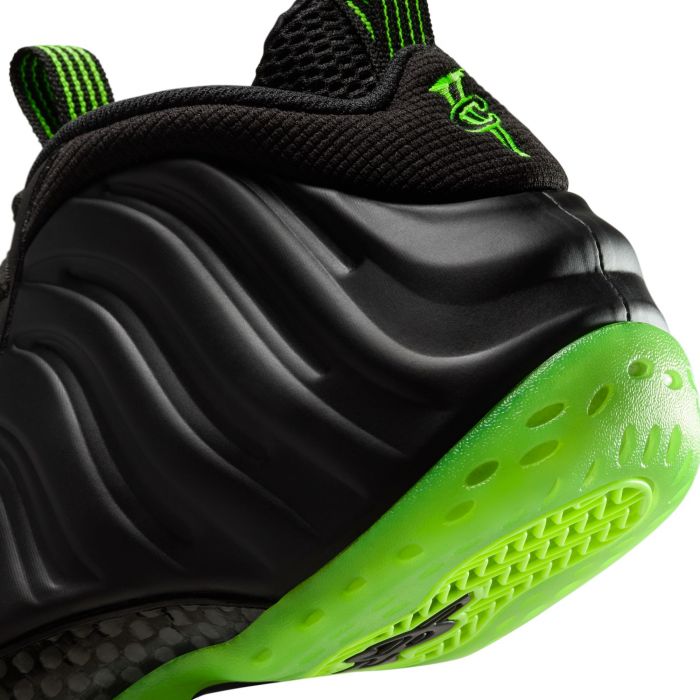 Air Foamposite One BLACK/VOLT