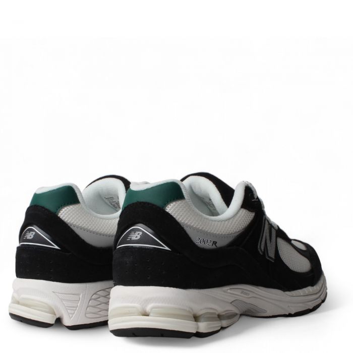 2002R Black/Marsh Green/ Sea Salt