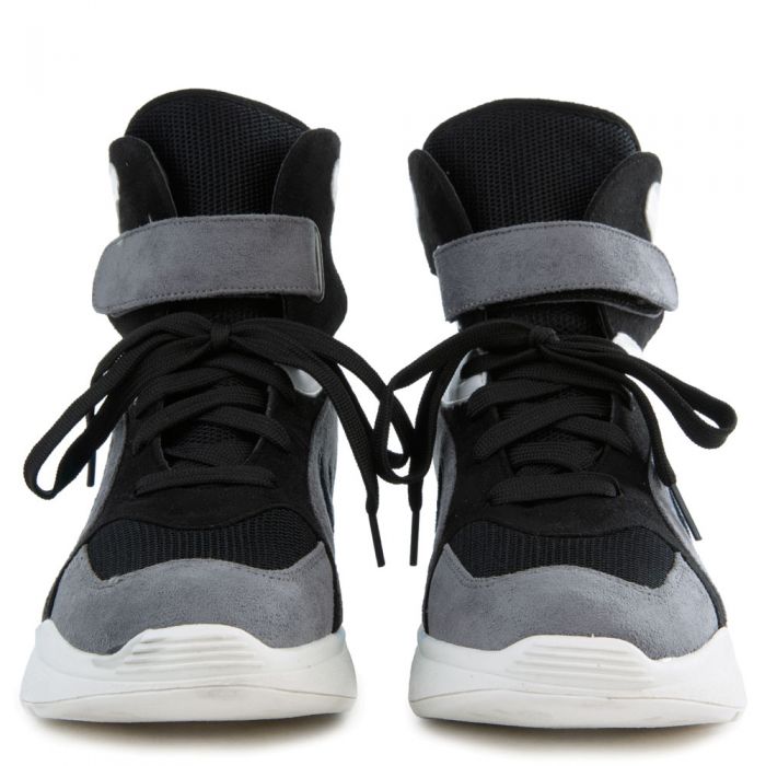 playground 13s size 7