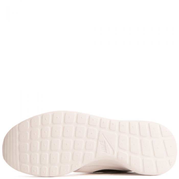 womens white roshe one