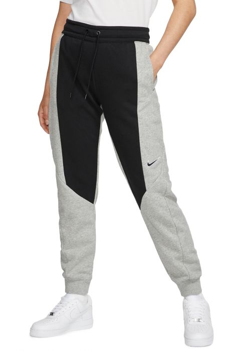 nike sportswear joggers womens