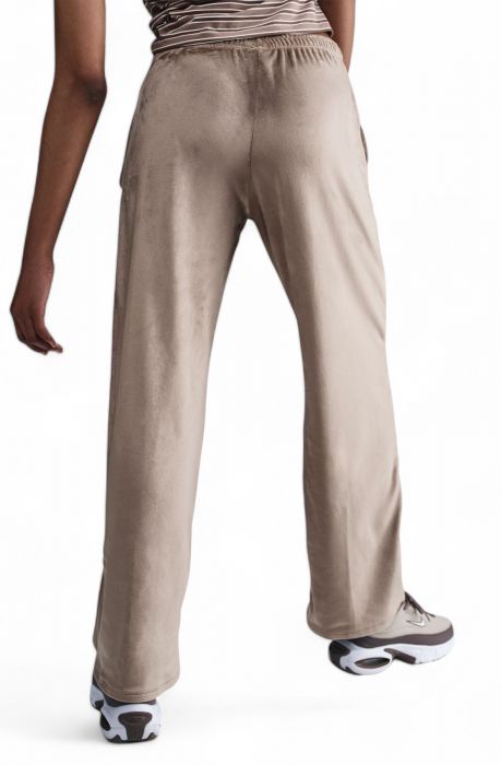 Sportswear Chill Knit Mid-Rise Velour Sweatpant Mink Brown