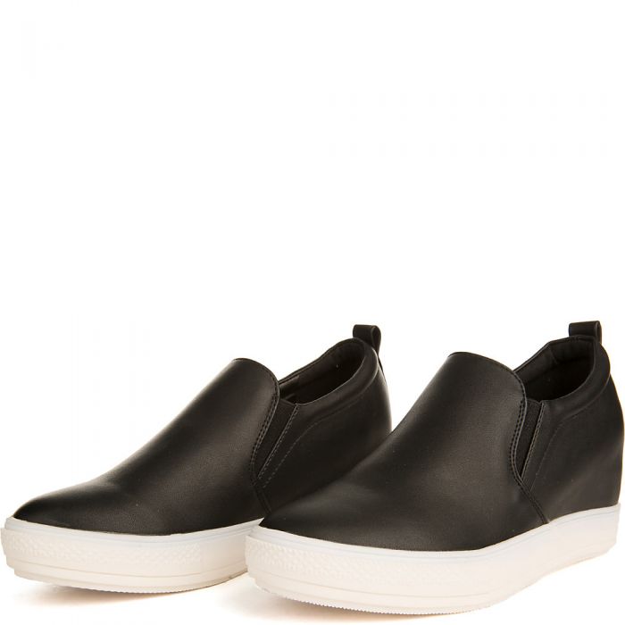 Women's Pocono Slip On Casual Shoe Black/White