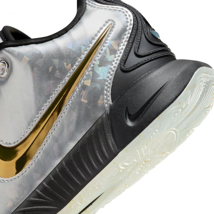 Grade School LeBron XXI SE Metallic Silver/Metallic Gold-Black
