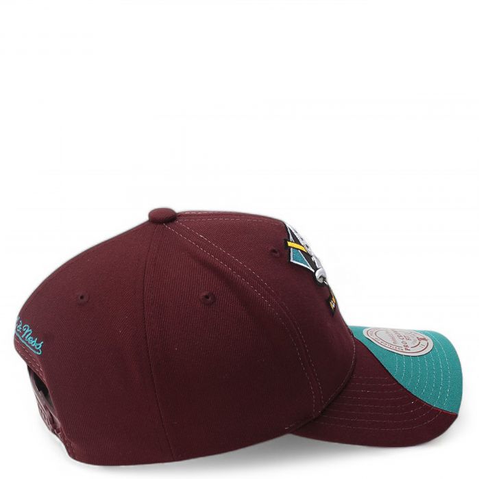 NHL Anaheim Ducks Pro Crown Fit Pre-Curved Snapback  Purple