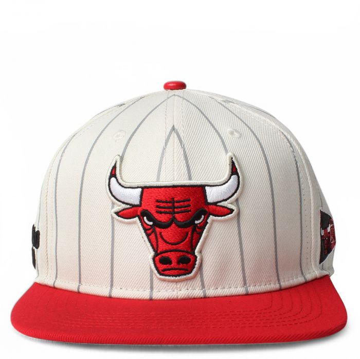 Bulls Pinstripe Snapback White