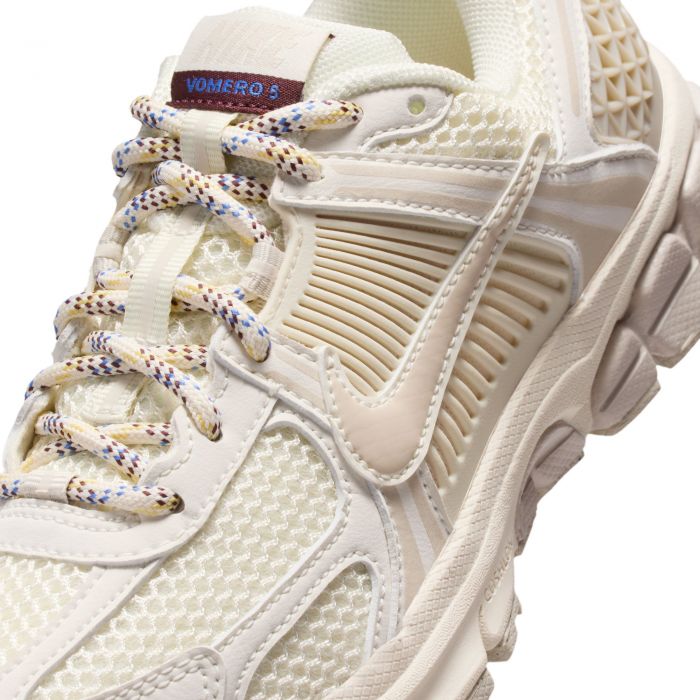 Grade-School Vomero 5 Soft Pearl/Lt Orewood Brn-Burgundy Crush