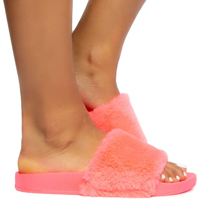 FLATTER-15 FUR BAND SLIDES NEON PINK