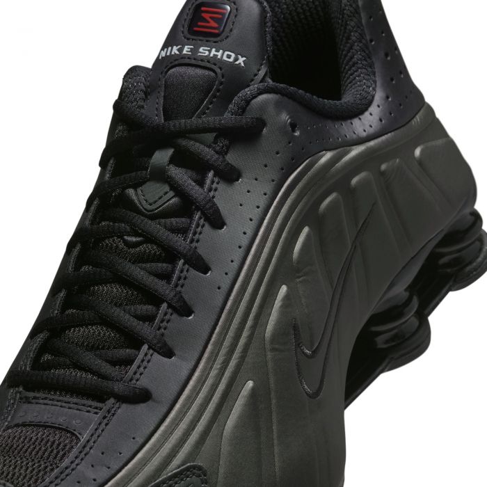 Shox R4 Black/Black-Black-Bright Crimson