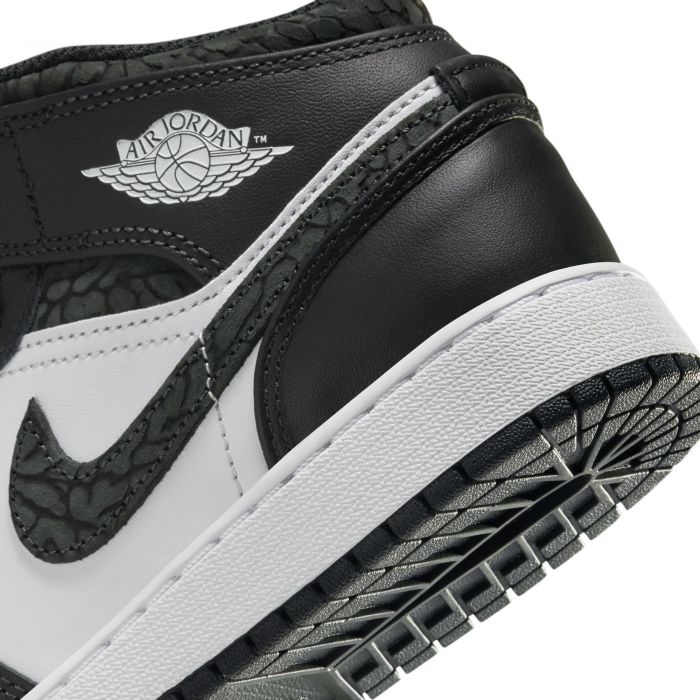 Grade School Air Jordan 1 Mid SE Off Noir/Black-White-Black