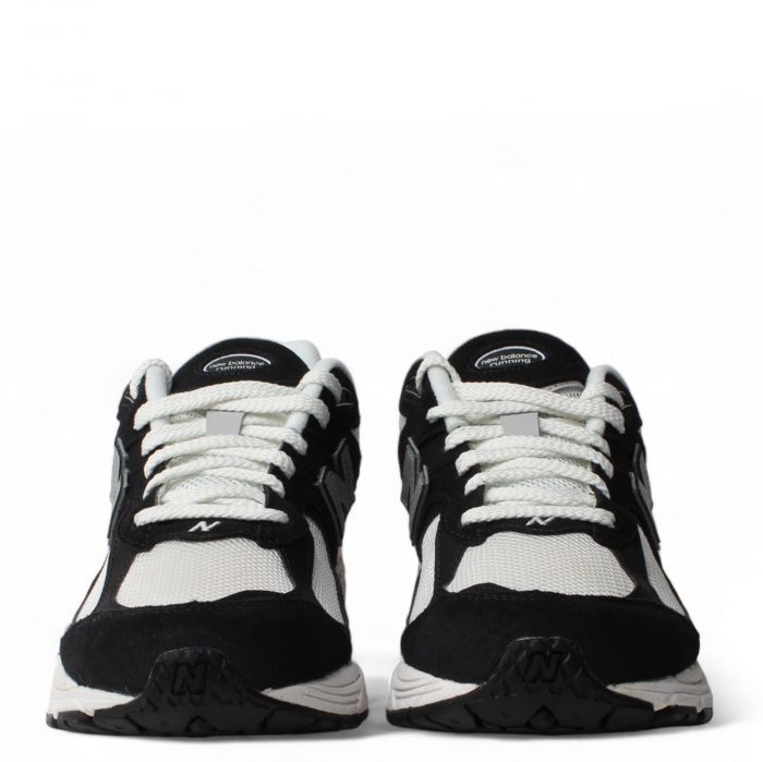 2002R Black/Marsh Green/ Sea Salt