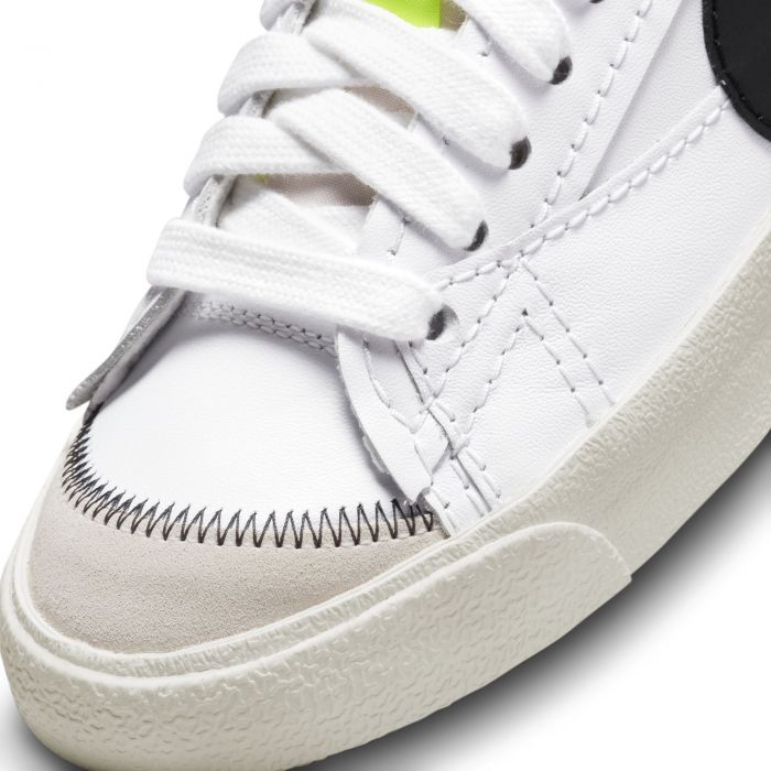 Blazer Low '77 Jumbo White/Black-White-Sail