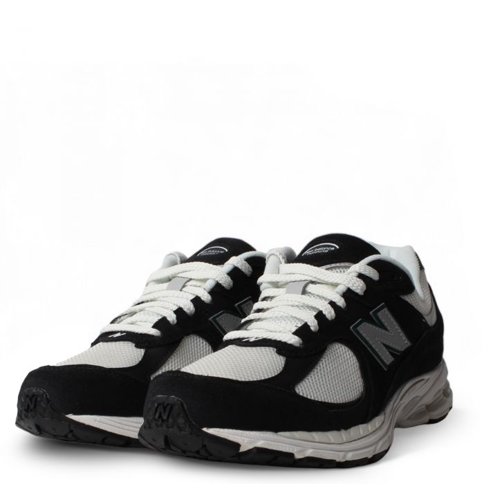 2002R Black/Marsh Green/ Sea Salt