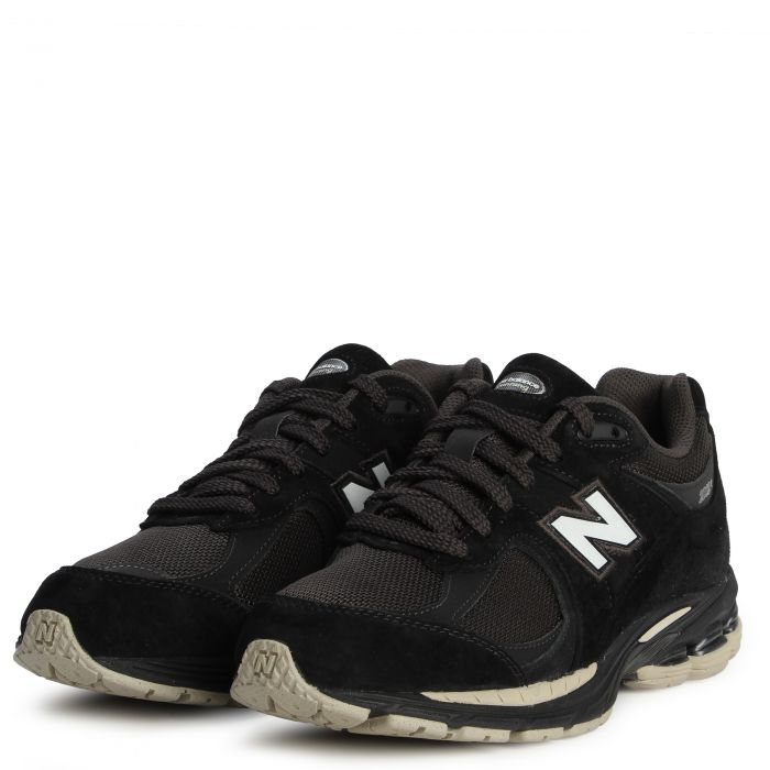 2002R Black with Timber Wolf and White