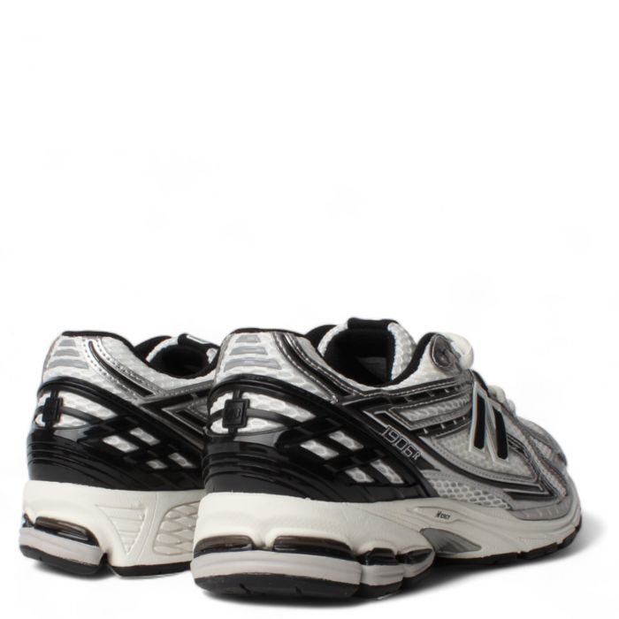 1906R Silver Metallic/Black/ Sea Salt