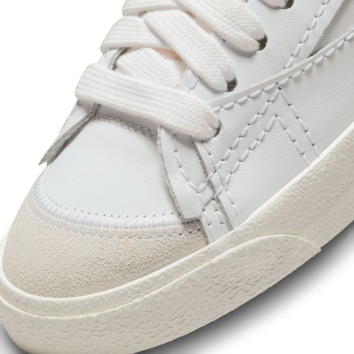 Blazer Low '77 Jumbo White/Dark Beetroot-Cinnabar-Black