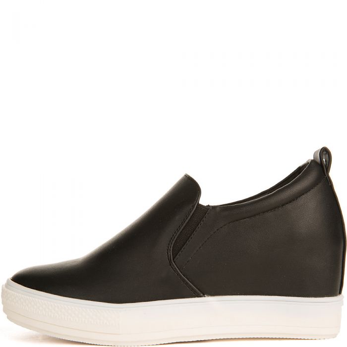 Women's Pocono Slip On Casual Shoe Black/White