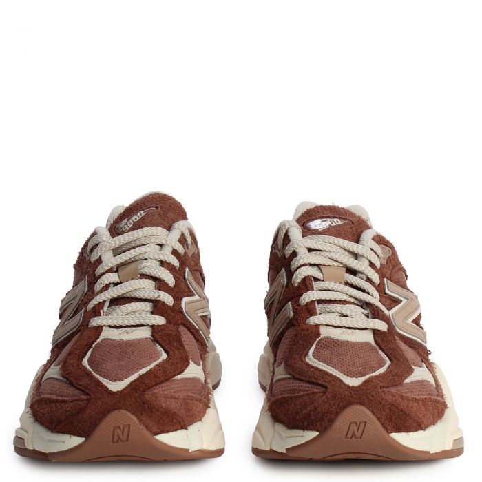 9060 Rich Oak with Timberwolf