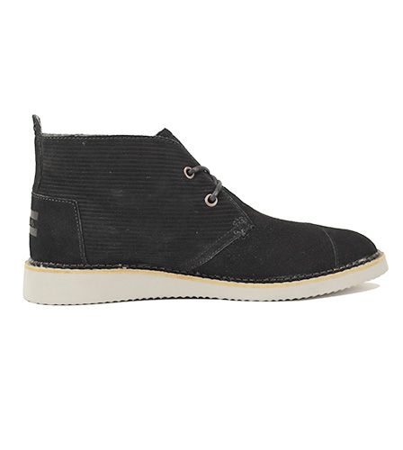 TOMS Toms for Men: Mateo Chukka Embossed Suede Boots  display picture 2