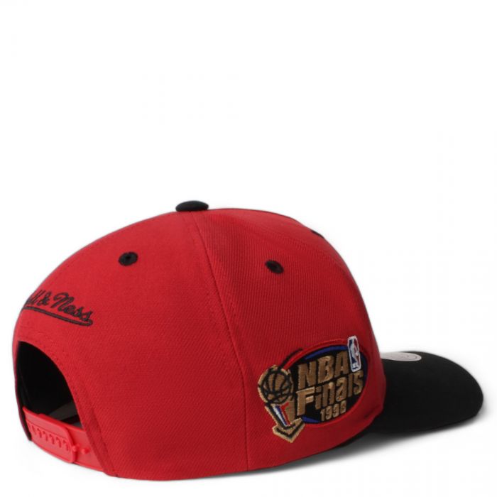 Crown Jewels Pro Snapback HWC Chicago Bulls Red