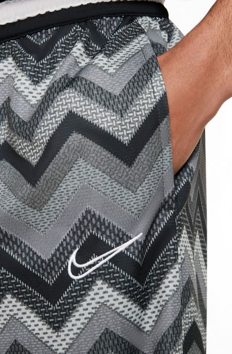 nike dna city exploration shorts