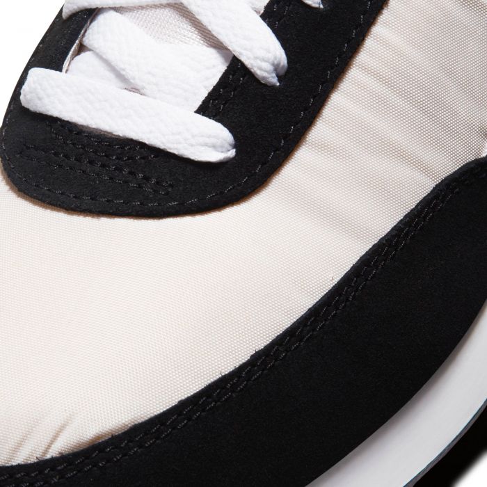 tailwind 79 white