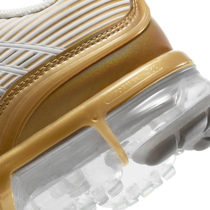 gold and white vapormax 360