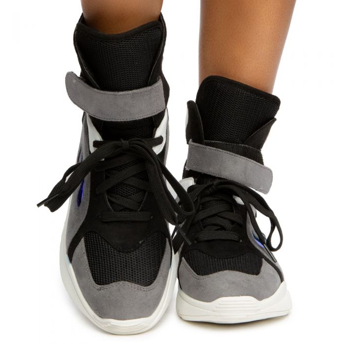 playground 13s size 7