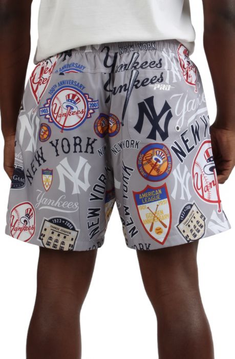 yankees shorts nike