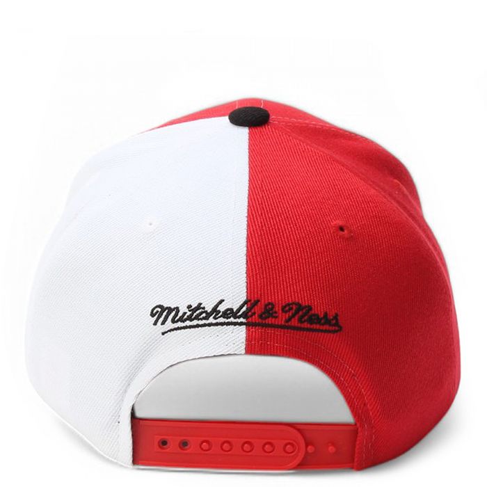 NHL Chicago Blackhawks Curved Snapback  Red
