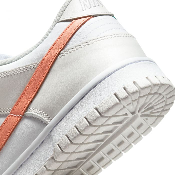 Grade-School DUNK LOW WHITE/CRIMSON BLISS-PLATINUM TINT